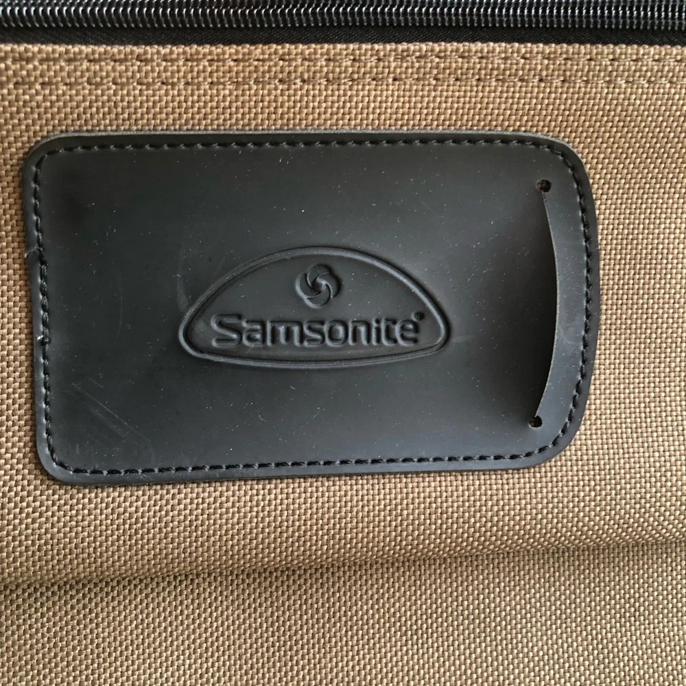 Samsonite Tan/Black Medium Duffel Carry-On All Travel Bag Messenger/GYM Tote